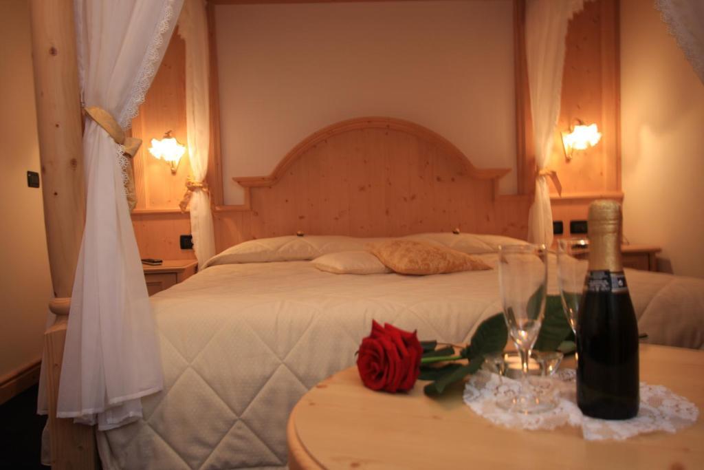Garni Val De Costa Hotell Canazei Rum bild