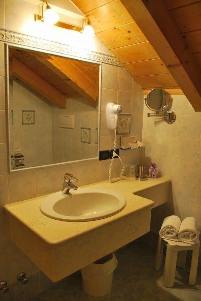 Garni Val De Costa Hotell Canazei Exteriör bild