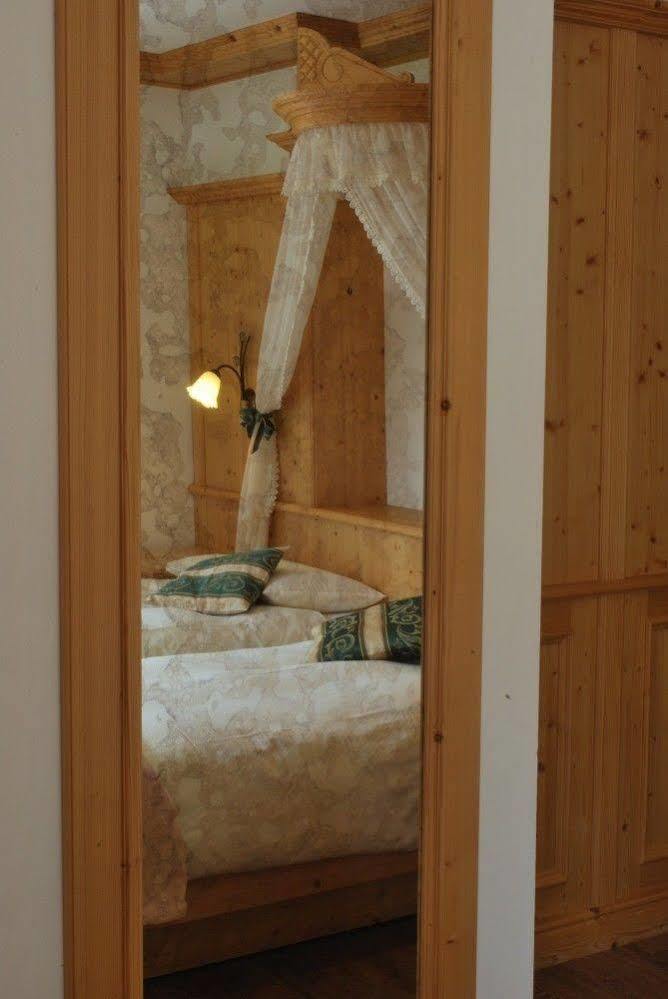 Garni Val De Costa Hotell Canazei Exteriör bild