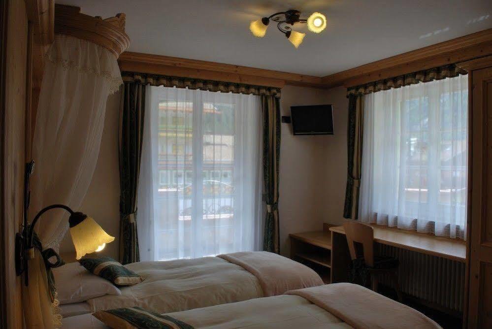Garni Val De Costa Hotell Canazei Exteriör bild