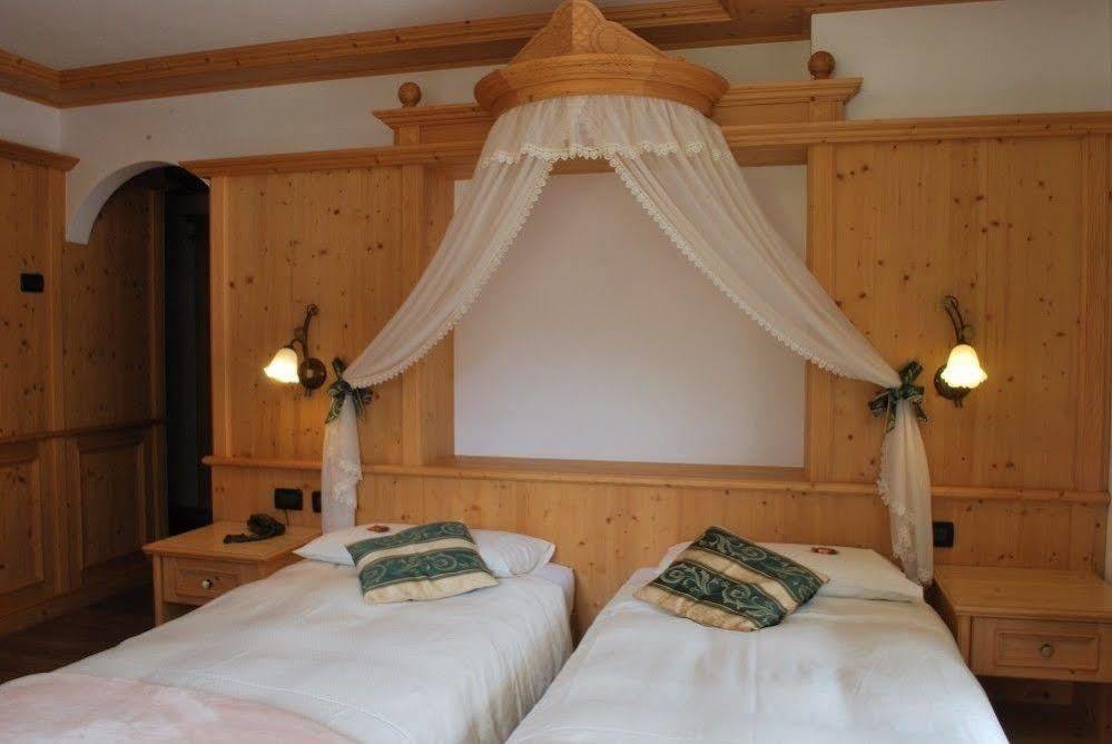 Garni Val De Costa Hotell Canazei Exteriör bild