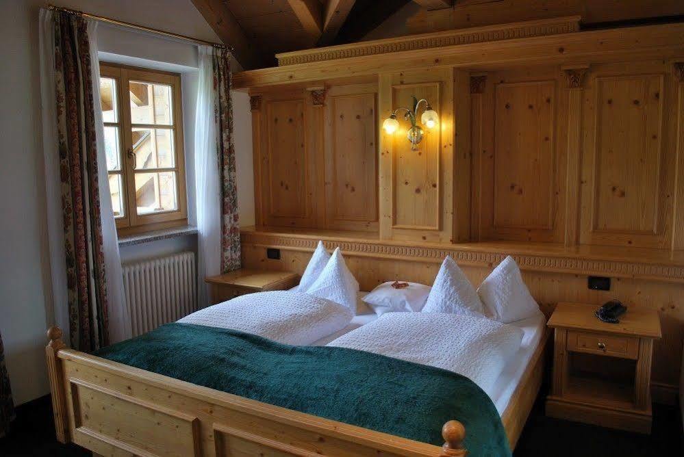 Garni Val De Costa Hotell Canazei Exteriör bild