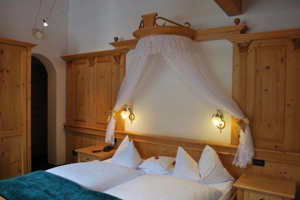 Garni Val De Costa Hotell Canazei Exteriör bild
