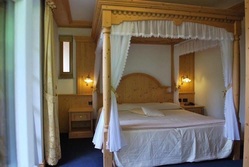 Garni Val De Costa Hotell Canazei Exteriör bild