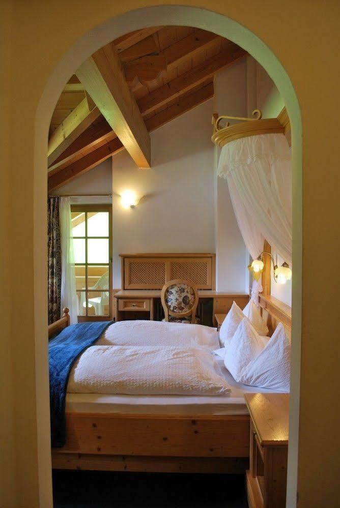 Garni Val De Costa Hotell Canazei Exteriör bild